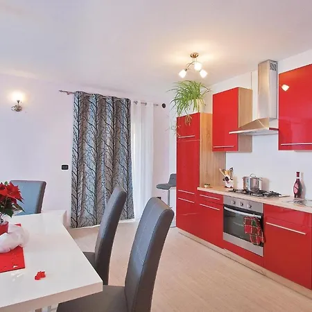 아파트 2 Bedroom Lovely In *