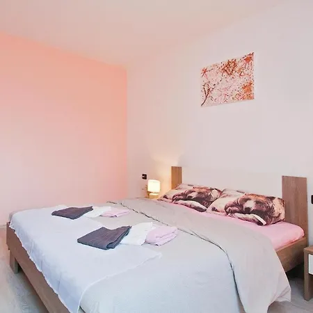 2 Bedroom Lovely In Orbanići