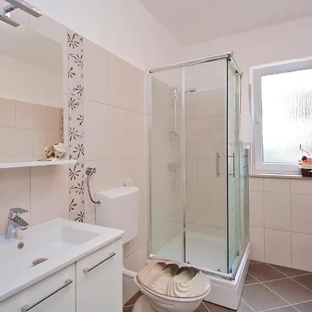 2 Bedroom Lovely In *