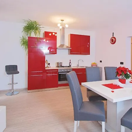 2 Bedroom Lovely In Orbanići